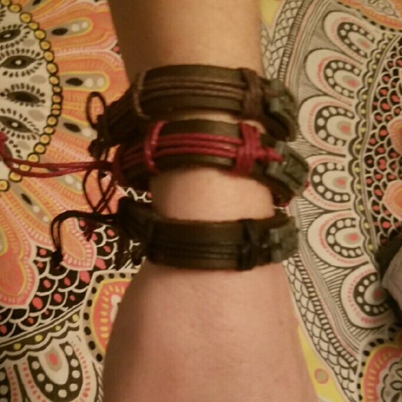 Handmade leather BELIEVE bracelets - Picture 4 of 4