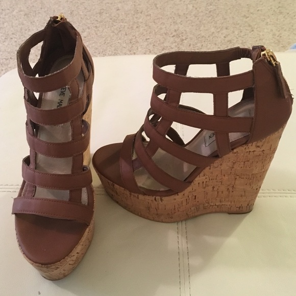 Cognac Steve Madden "BRETTT" wedges.