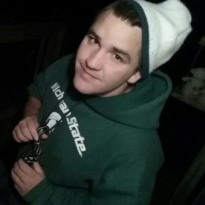 Meet your Posher, Devin