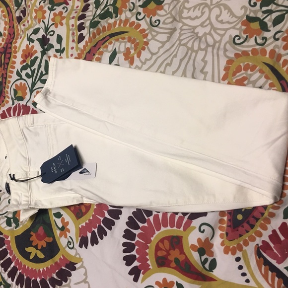 White AE jeggings
