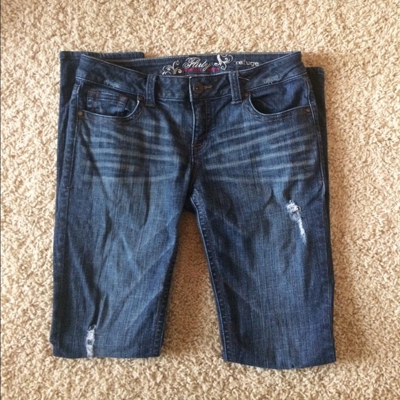 Refuge Flirty Jeans Fray 8L Never Worn