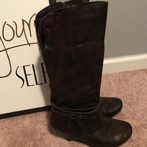 Bare Traps Wedge Boots Size 8.5