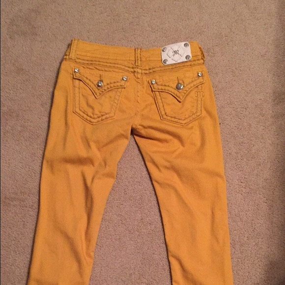 Gold Miss Me Skinny Jeans $50 size 27