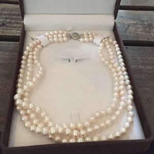 3 Strand pearl necklace