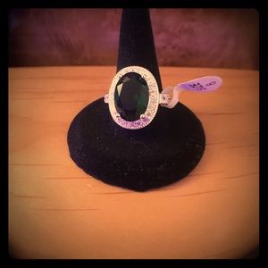 oval cut emerald ring
