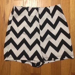 Chevron high waisted shorts