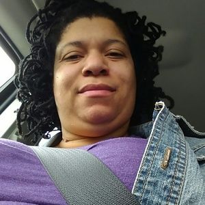 Meet your Posher, Dominique