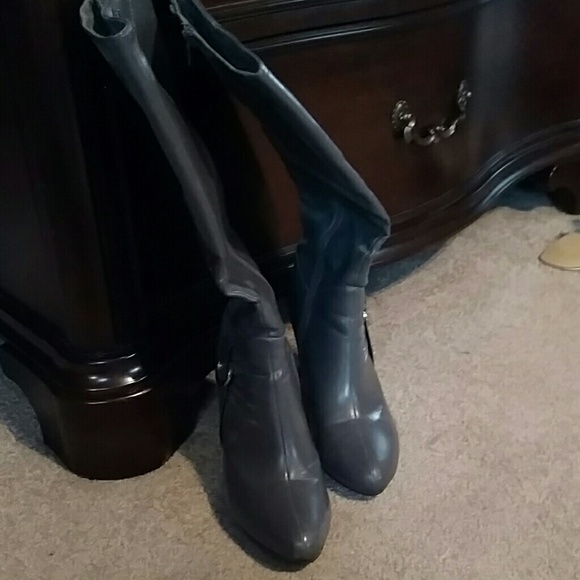 Grey boots