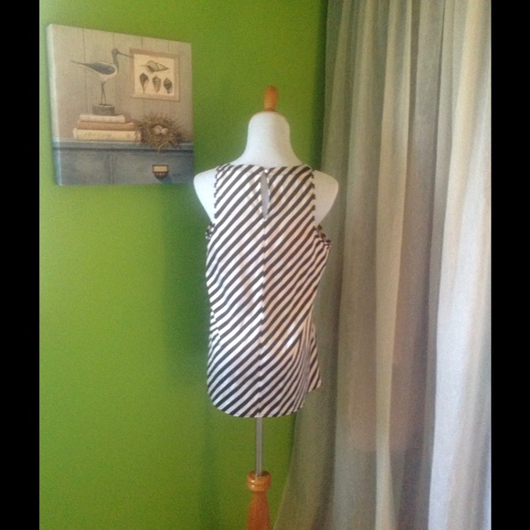 The Limited Blouse - Picture 2 of 2