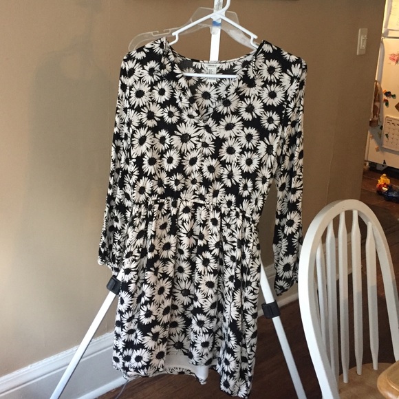 Daisy Cold Shoulder Dress