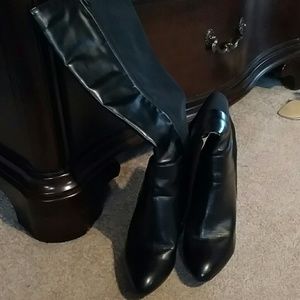 Black heeled boots