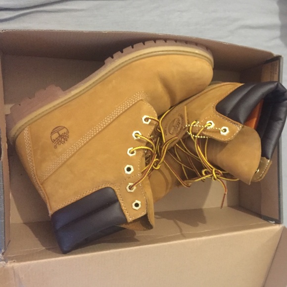 Timberland WOMEN'S 6-INCH PREMIUM WATERPROOF BOOTS