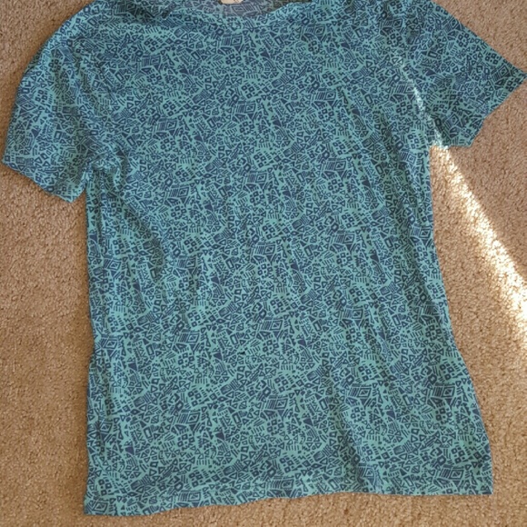 Hollister tee