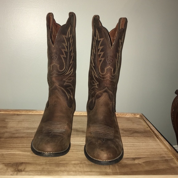 Ariat Classic Heritage Western R-toe Boots Size 9