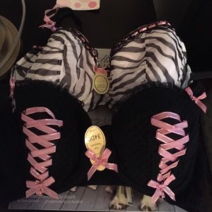 New with tag La Senza fashion bras. 34DD