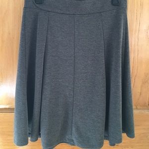 ❌ SOLD ❌ Old navy grey swing skirt