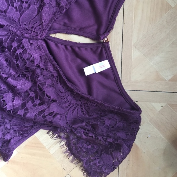 Lace dress, new w/ tags and converse clutch bundle - Picture 4 of 4