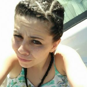 Meet your Posher, Alida