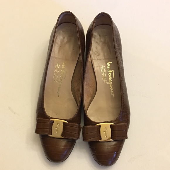 Salvatore Ferragamo Shoes - Salvatore Ferragamo 'VARA' vintage flats