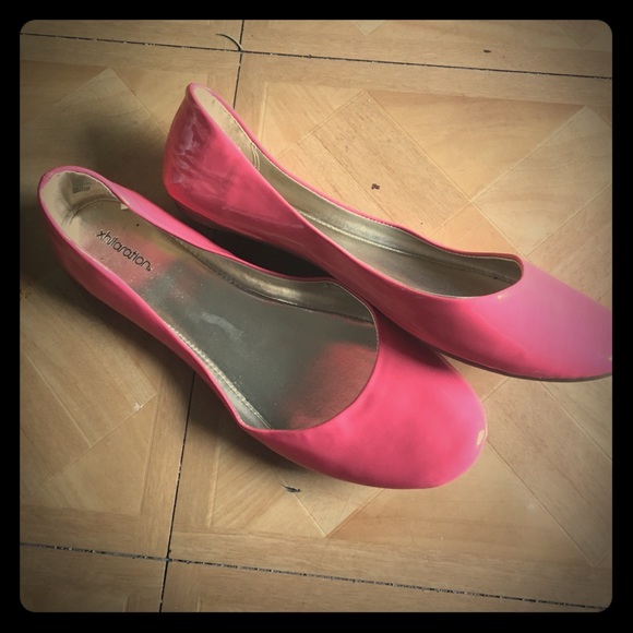 Xhiliration size ten coral flats