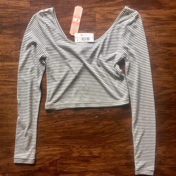 NWT Black Pin Striped Gianni Bini Crop Top - Picture 1 of 2