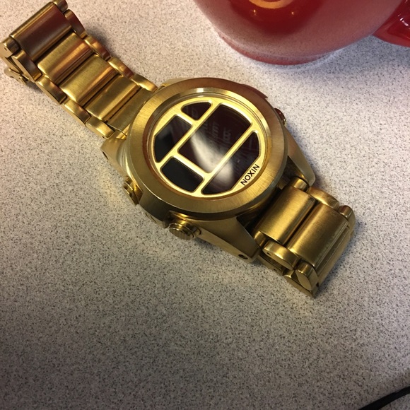 Gold Nixon Men's watch - Picture 3 of 4
