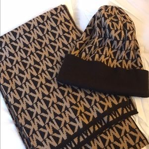 Authentic Michael Kors Hat & Scarf $25