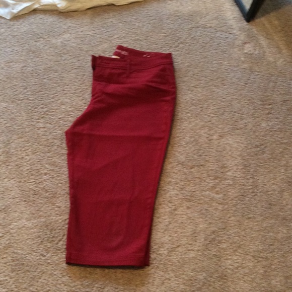 Red Capri pants