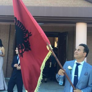 Meet your Posher, Nikolle