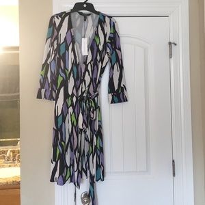 Diane vonFurstenberg size 12 NWT wrap dress