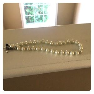Pearl necklace perfect condition