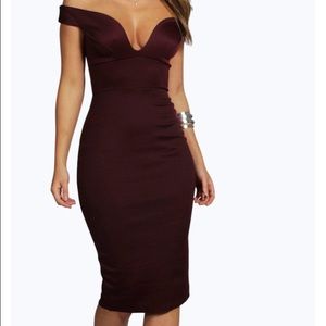 Skye Sweetheart Off the Shoulder dress in Berry