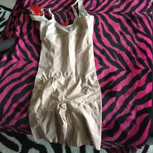 Open bust mid thigh body Spanx