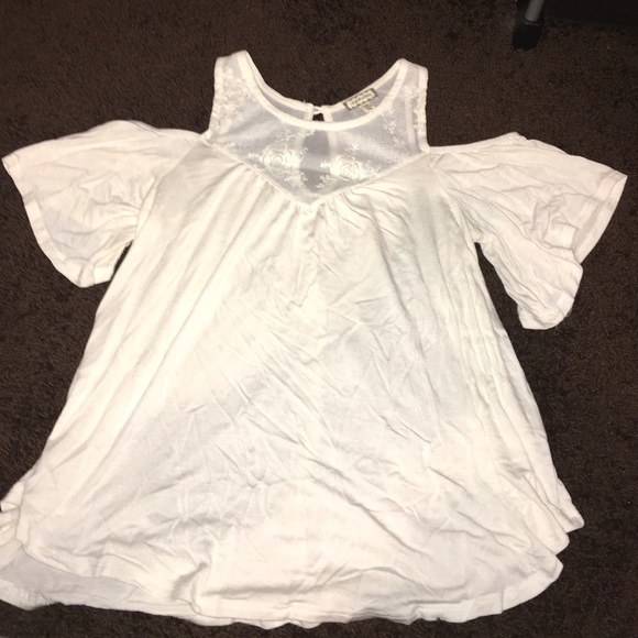 Cream/ off white cold shoulder lace trim top shirt