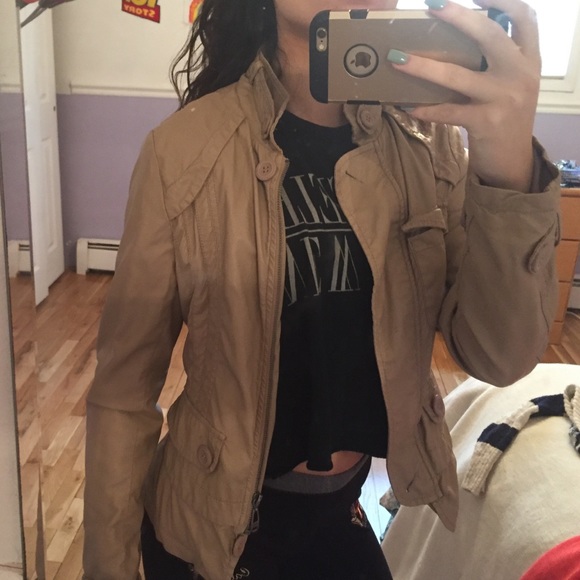 TAN JACKET - Picture 1 of 4
