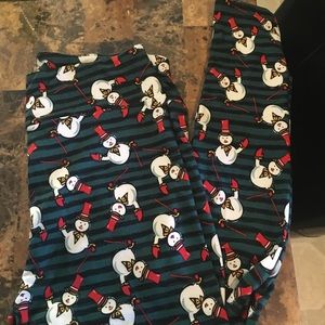 TC lularoe santa leggings