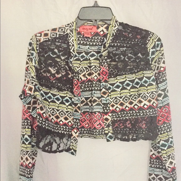 TRIBAL PRINT CROP BUTTON DOWN - Picture 1 of 4