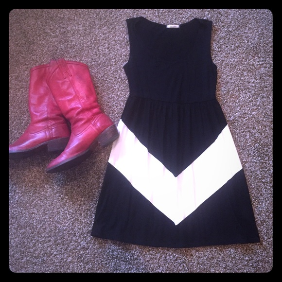 Simple Casual Black Dress with a twist!
