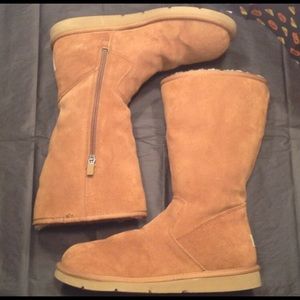 autentic ugg really good condition color chestnut