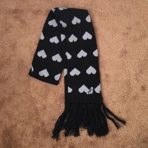 Black and silver/gray heart roxy scarf