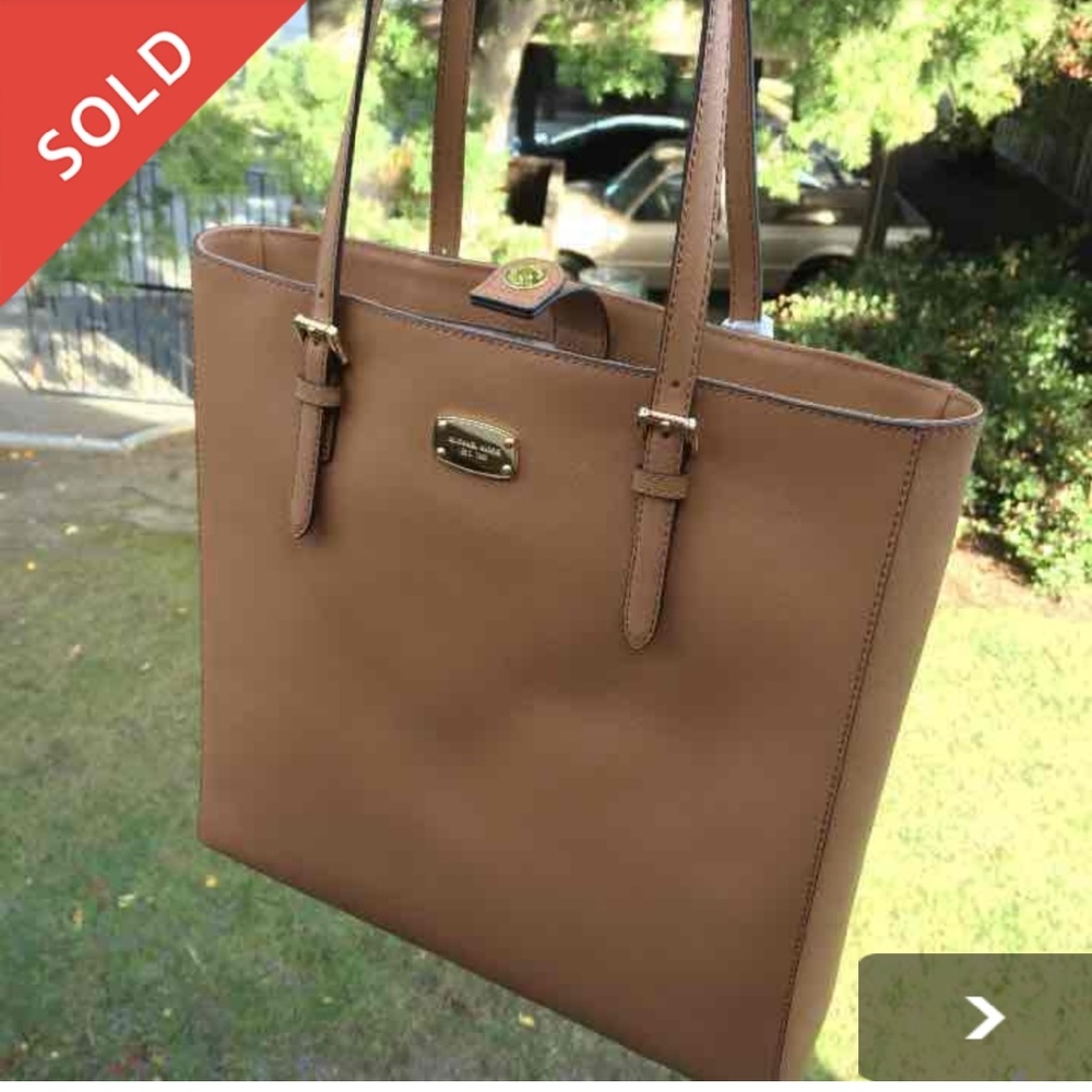 ????SOLD ??MK Jet Set Travel Acorn Large??????