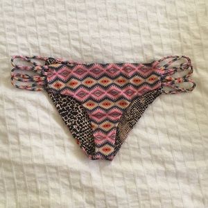 Acacia Riviera Navajo bottoms size Large.