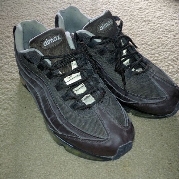 Nike Airmax Shoes 9.5