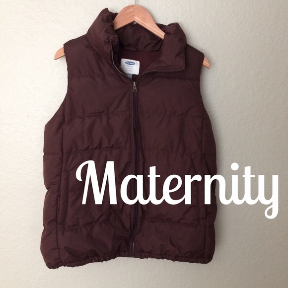 Maternity maroon Puffer vest from Old Navy