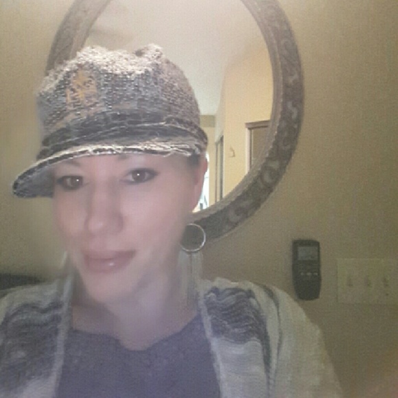Victory Outreach so soft wool like hat & scarf - Picture 1 of 4