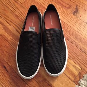 Airwalk black perforated sneakers