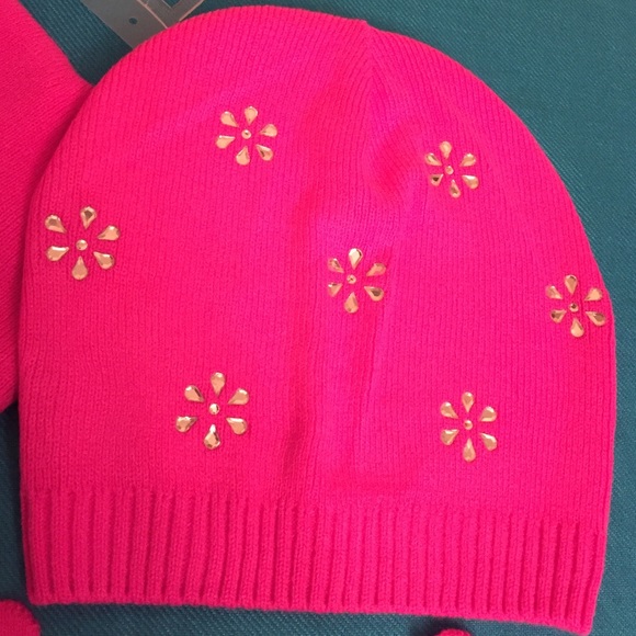 Toby & Me Girl's Hat, Scarf, & Gloves Set - Picture 2 of 4