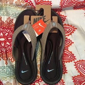 Nike comfort footbed flip flops