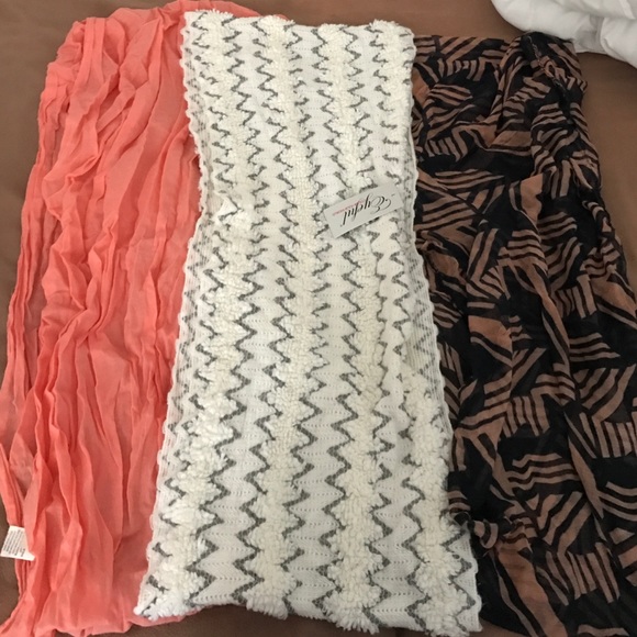 LAST CHANCE TO BUY ! 3 infinity scarves! - Picture 1 of 1