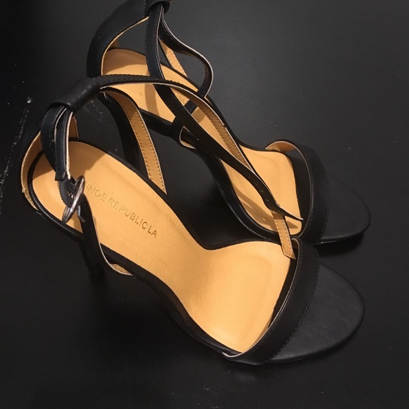 Size 6 Never Worn Black Strappy Heels